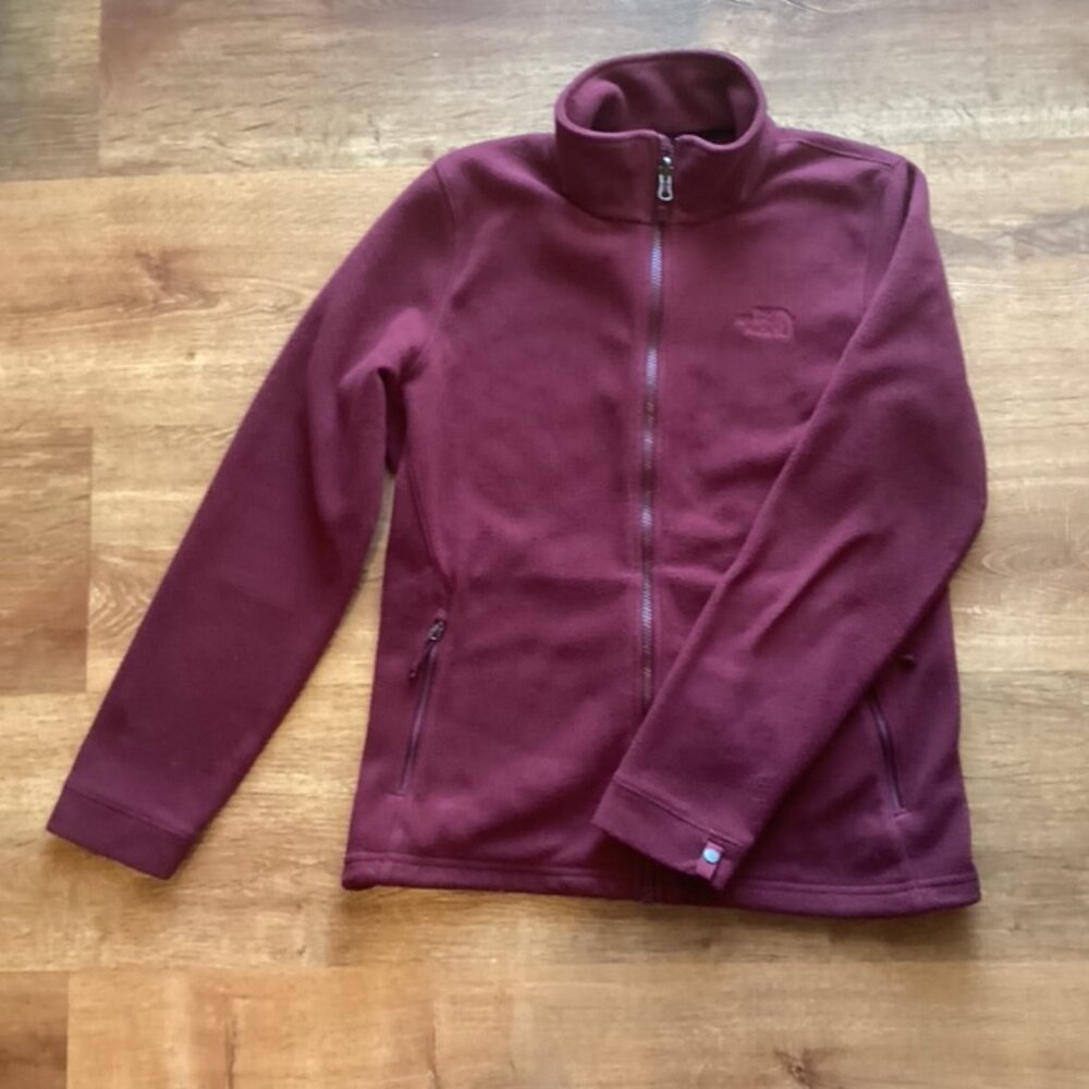 North Face Womens Fleece Jacket Medium 100% Polyester Plum/Purple Color